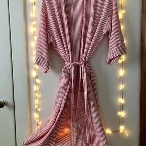 Vintage 80s Hollywood Regency Pink Seersucker Robe House Coat Bathrobe